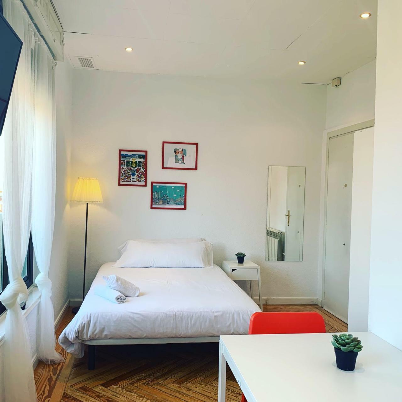 Pil Pil Hostel Мадрид Екстер'єр фото